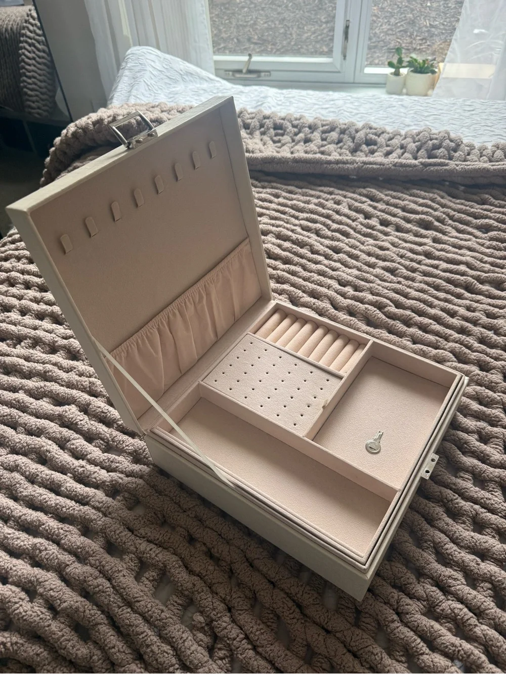 Jewelry Box Organizer Leather Case with Velvet lining White and Pink